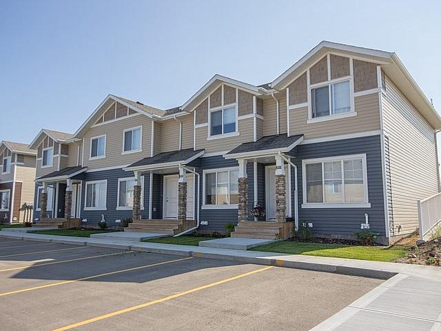 Townhouse for rent in Wedgewood, Alberta