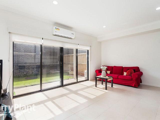 Townhouse for rent in Paragon, Melbourne