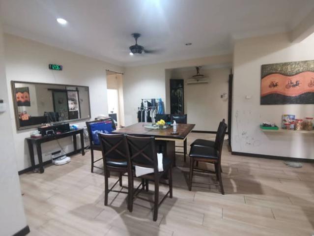Townhouse for sale in Petaling, Damansara Damai
