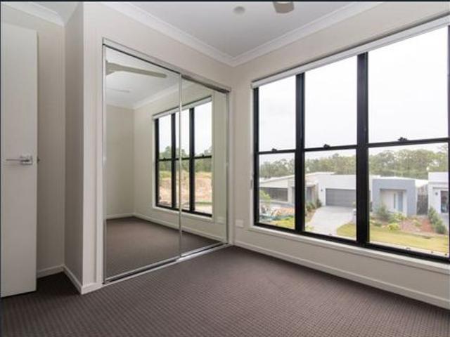 Townhouse for rent in Toombul, Queensland