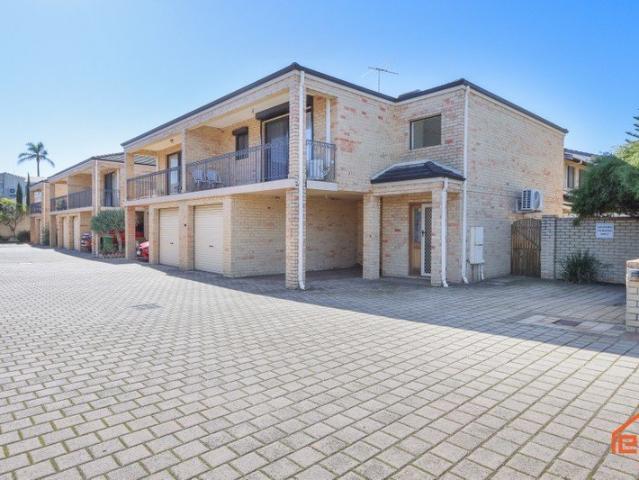 Townhouse for rent in Attadale, Western Australia