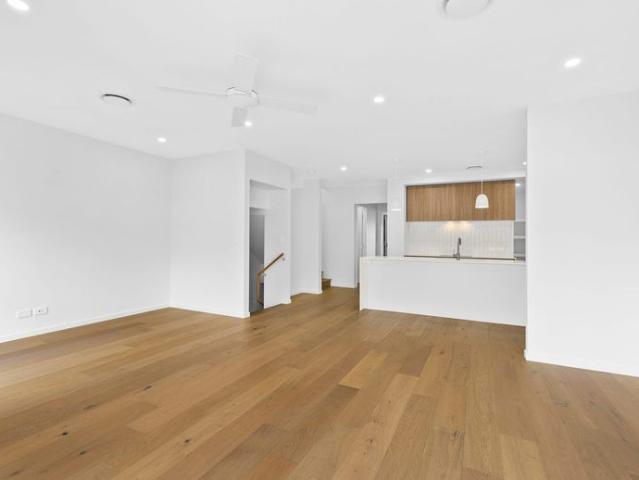 Townhouse for rent in Toombul, Queensland