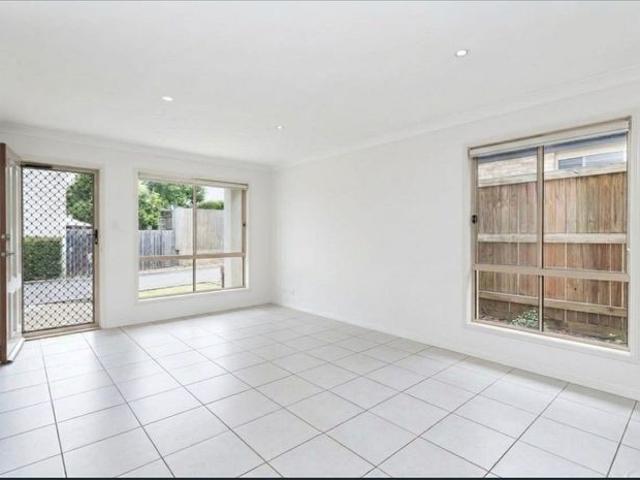 Townhouse for rent in Wakerley, Greater Brisbane