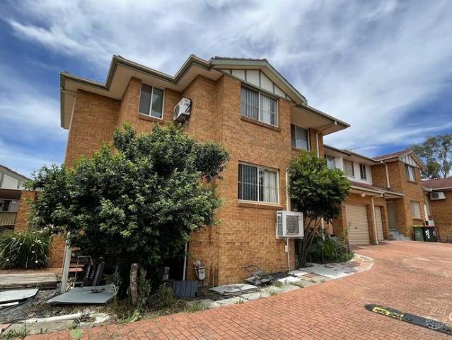 Townhouse for rent in Sydney, New South Wales