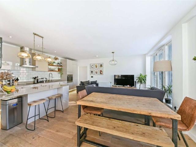 Apartment for rent in Old Ford, Greater London