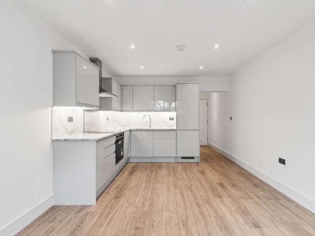Apartment for rent in St Margarets, Greater London
