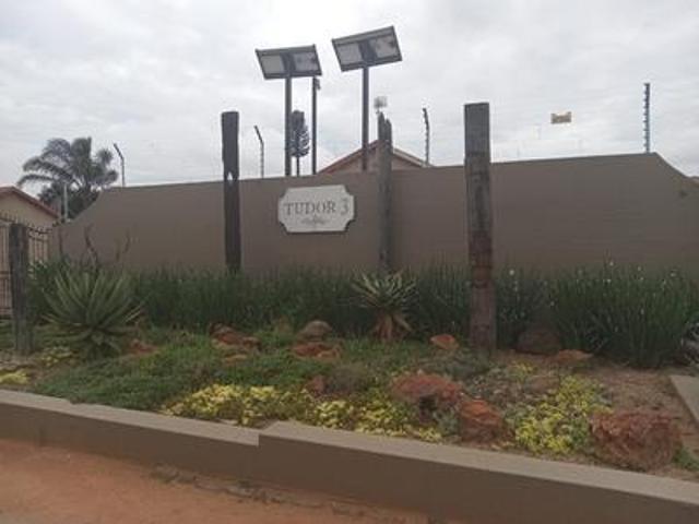 Townhouse for sale in Ekurhuleni, Gauteng