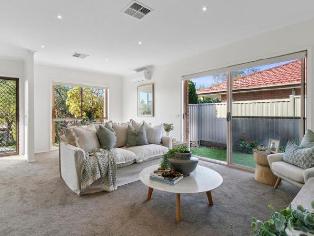 Apartment for sale in Berwick, Melbourne