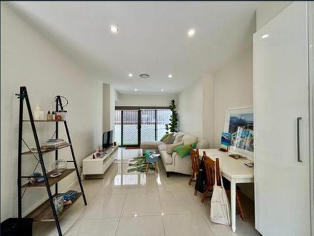 Townhouse for rent in Toombul, Queensland