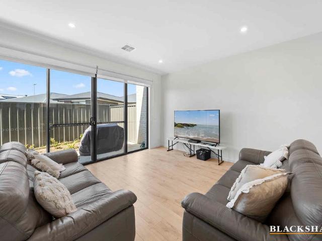 Townhouse for rent in Googong, New South Wales