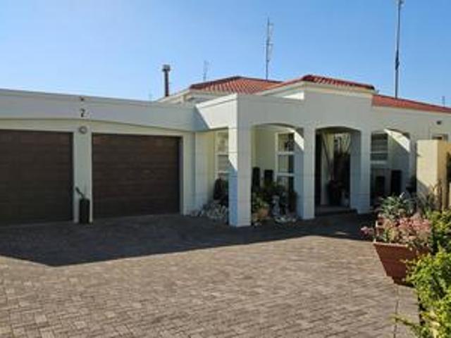 Townhouse for rent in Durbanville, Western Cape