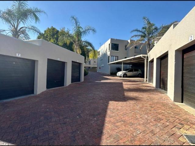 Townhouse for sale in Johannesburg, South & Alberton