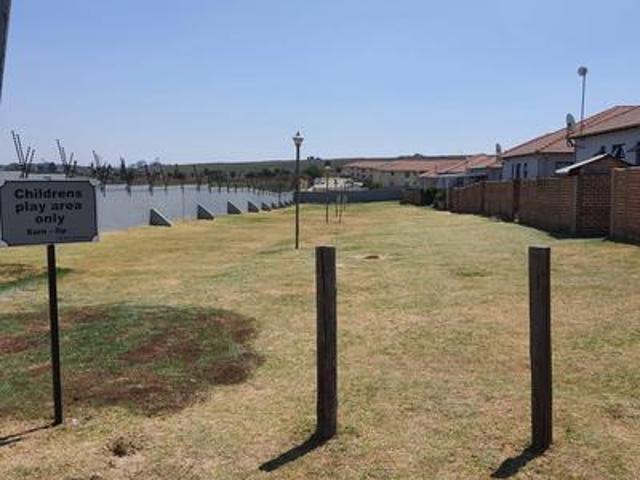 Townhouse for rent in Ekurhuleni, Gauteng
