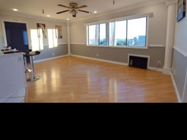 Room for rent in Canoga Park, California