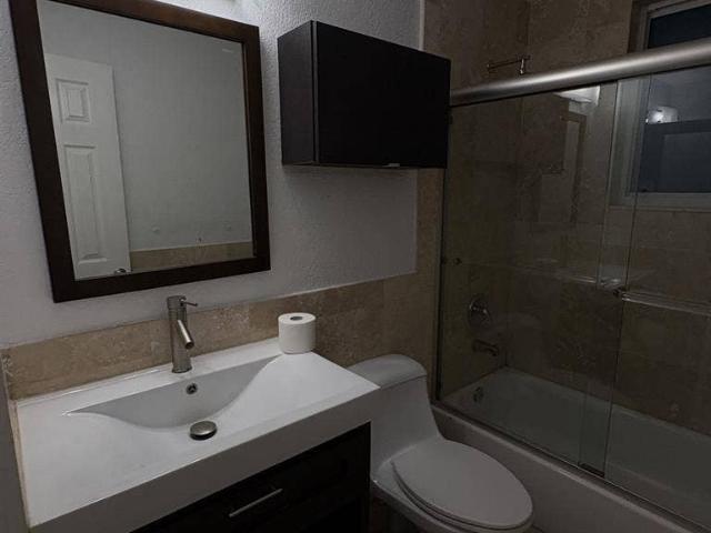 Room for rent in Miami Beach, Florida