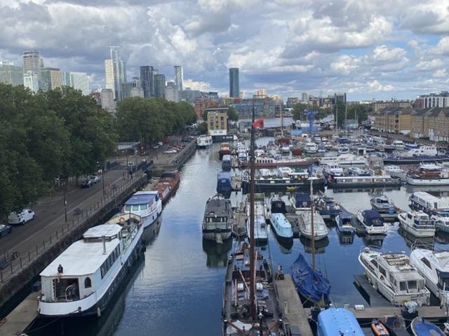 Apartment for rent in Surrey Quays, Greater London