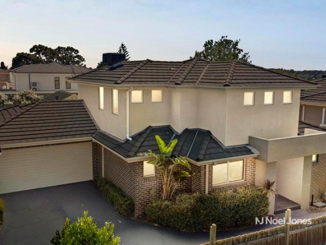 Townhouse for sale in Burwood, Melbourne