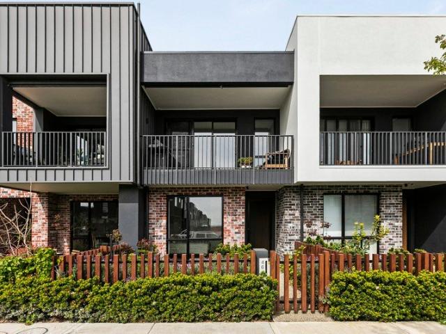 Townhouse for sale in Altona North, Melbourne