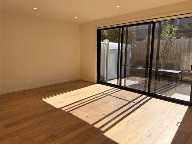 Townhouse for rent in Camerons Creek, Victoria