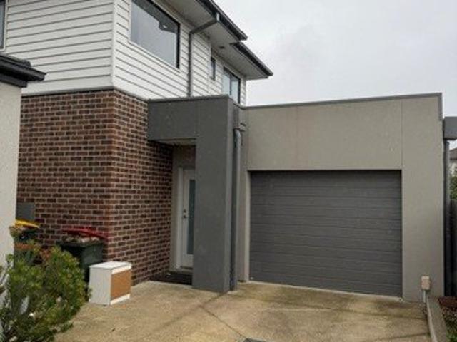 Townhouse for rent in Camerons Creek, Victoria