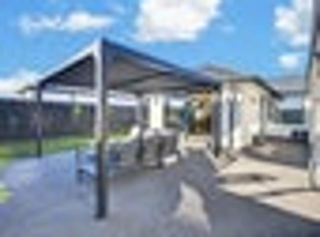 House for sale in Chaslands, Canterbury