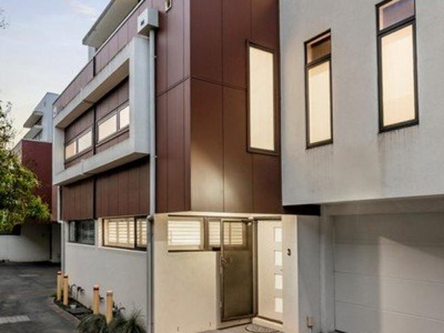 Townhouse for sale in Camerons Creek, Victoria