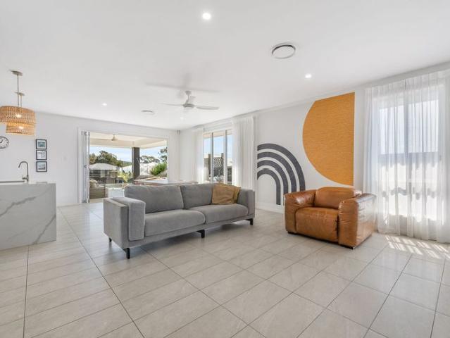 House for rent in Lake Cathie, Port Macquarie-Hastings Council