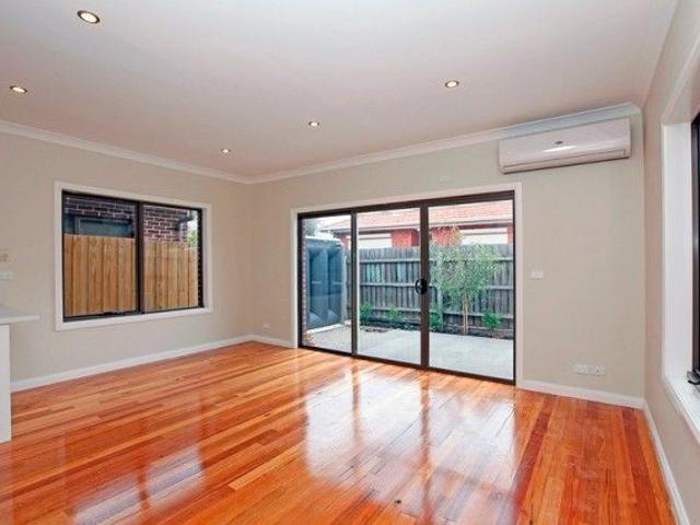 Townhouse for rent in Camerons Creek, Victoria