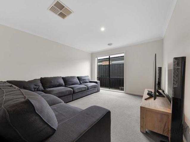 Townhouse for rent in Camerons Creek, Victoria