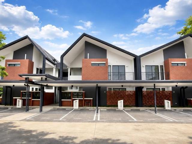 Townhouse for rent in Petaling, Alam Impian