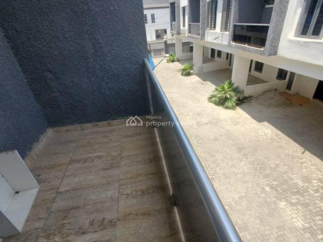 Flat for rent in Eti Osa, Lagos
