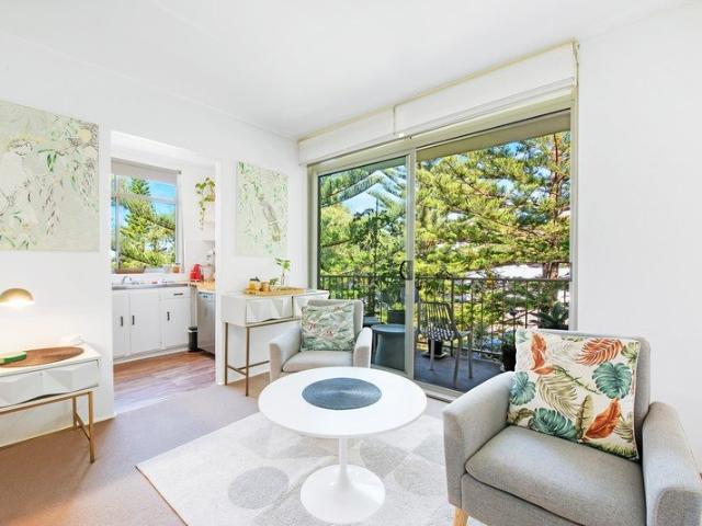 Granny Flat for rent in Lower North Shore, Sydney