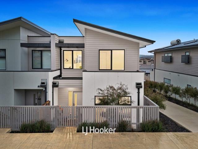 Townhouse for sale in Camerons Creek, Victoria