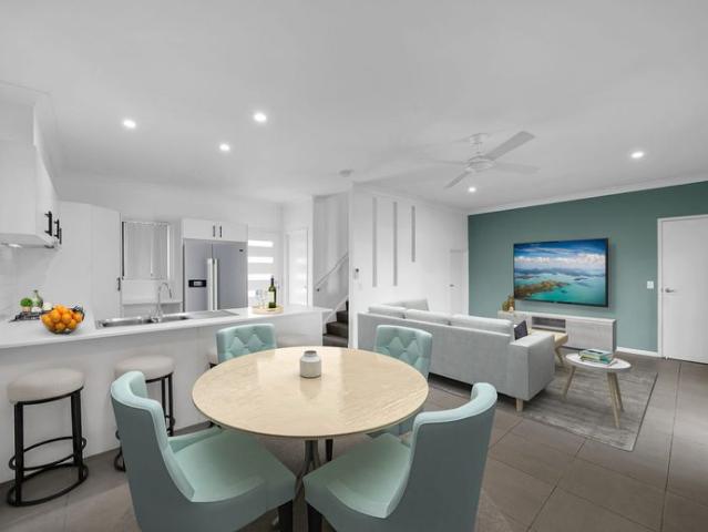 Townhouse for rent in Everton Hills, Greater Brisbane