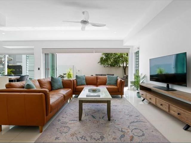 Townhouse for rent in Noosa Heads, Queensland