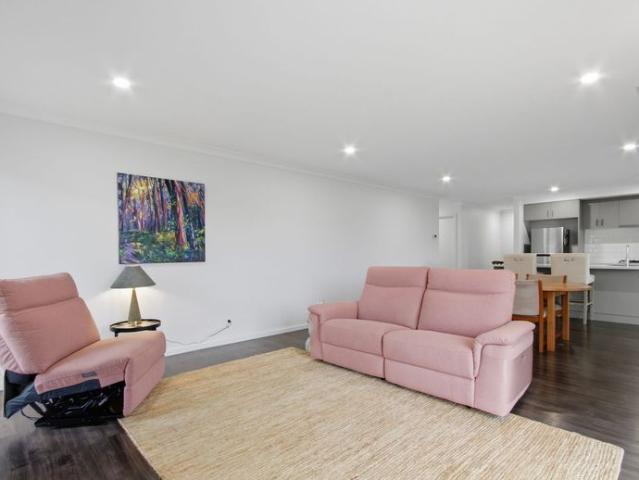 House for rent in Glenhaven, Sale