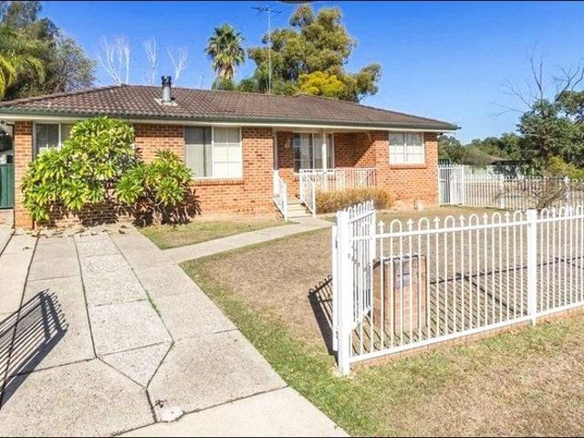 House for rent in St Clair, Sydney