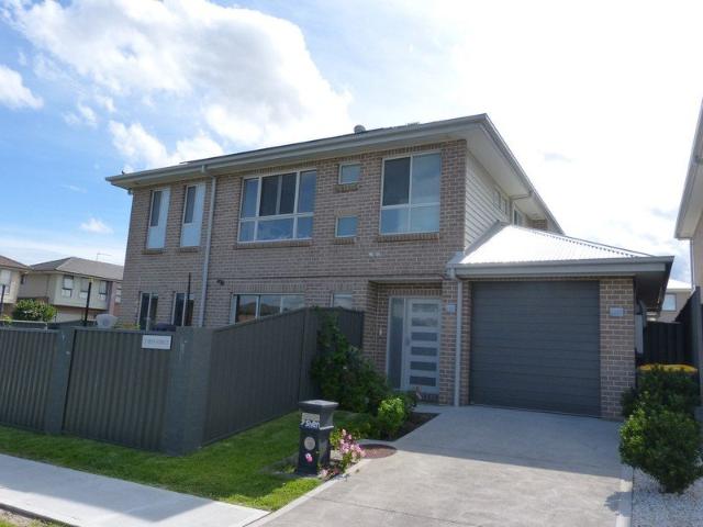 Duplex for rent in Sydney, New South Wales