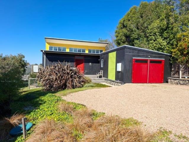 House for sale in Wy Yung, Victoria