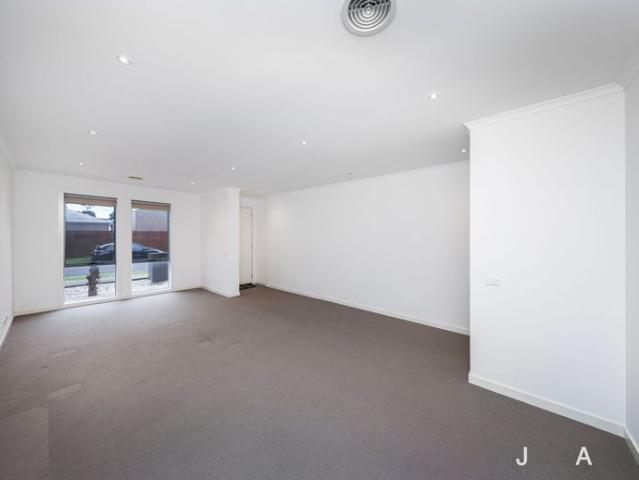Townhouse for rent in Camerons Creek, Victoria