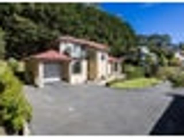 House for sale in Otakou