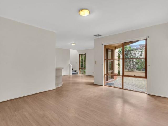 Townhouse for rent in Horseshoe Creek, South Australia