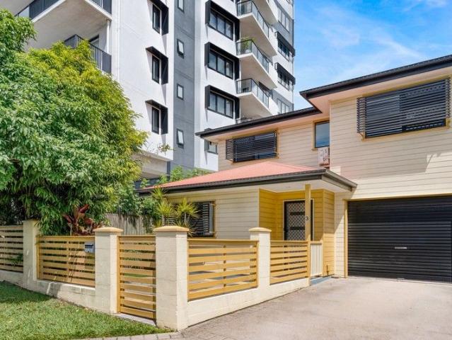 Townhouse for sale in Toombul, Queensland