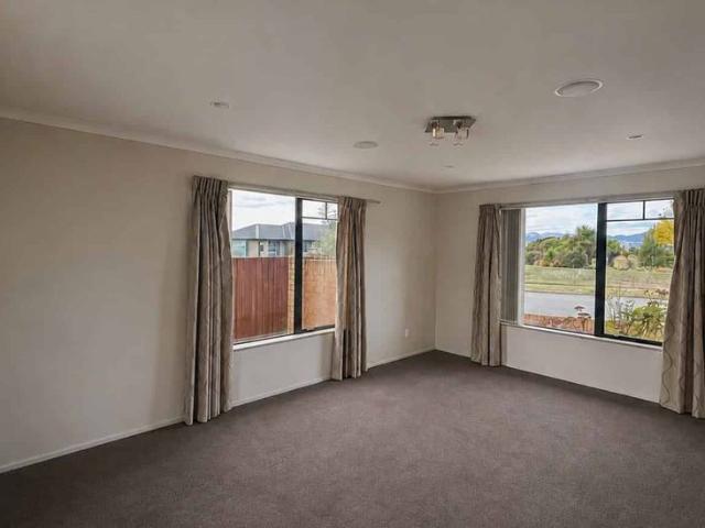 House for rent in Chaslands, Canterbury
