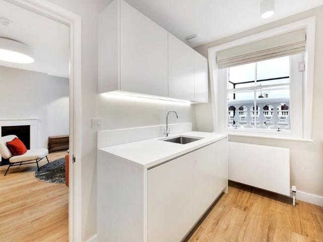 Apartment for rent in Brompton, Greater London