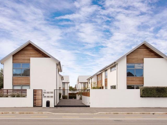 Apartment for rent in Chaslands, Canterbury