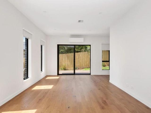 Townhouse for rent in Camerons Creek, Victoria