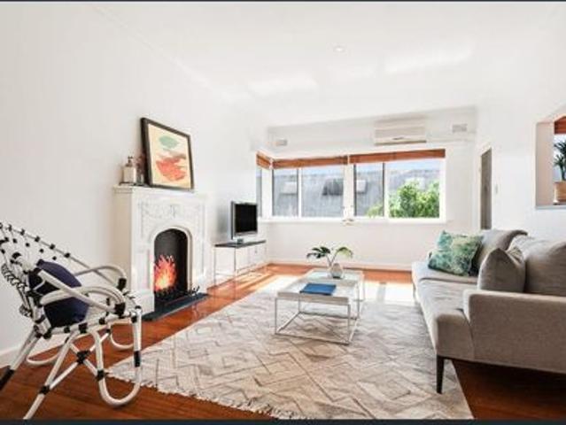 Apartment for rent in St Kilda East, Melbourne