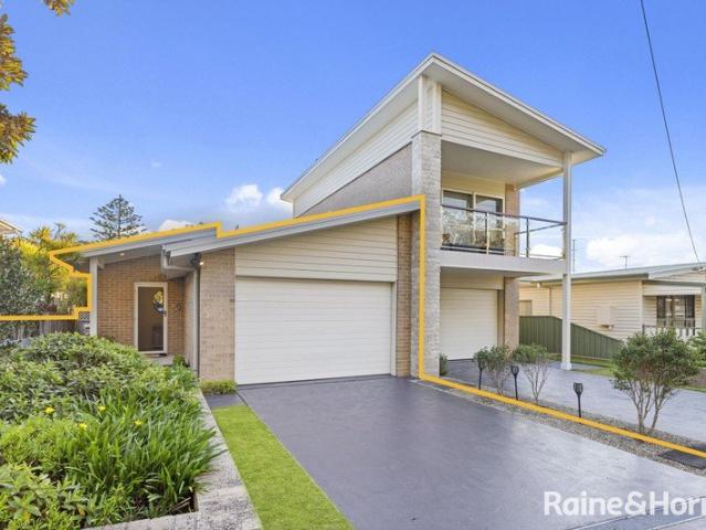 Villa for sale in Bateau Bay, New South Wales