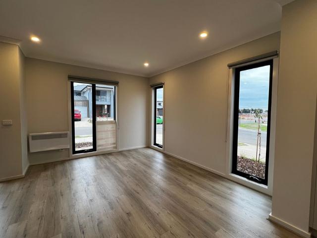 Townhouse for rent in Bloomdale, Melbourne